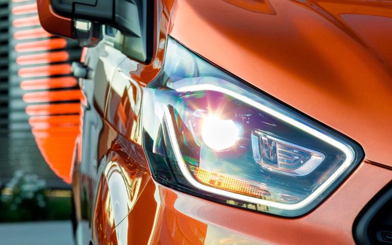 Transit Custom Tops the Charts